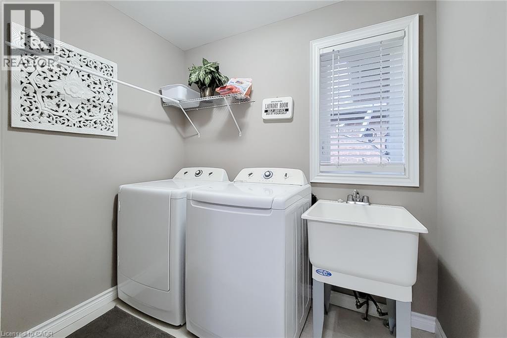80 WILLOWDALE Crescent - 33