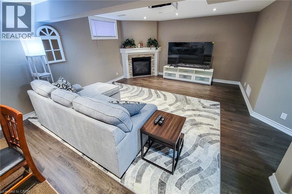 80 WILLOWDALE Crescent - 35