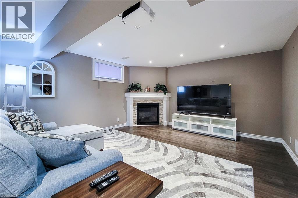80 WILLOWDALE Crescent - 38