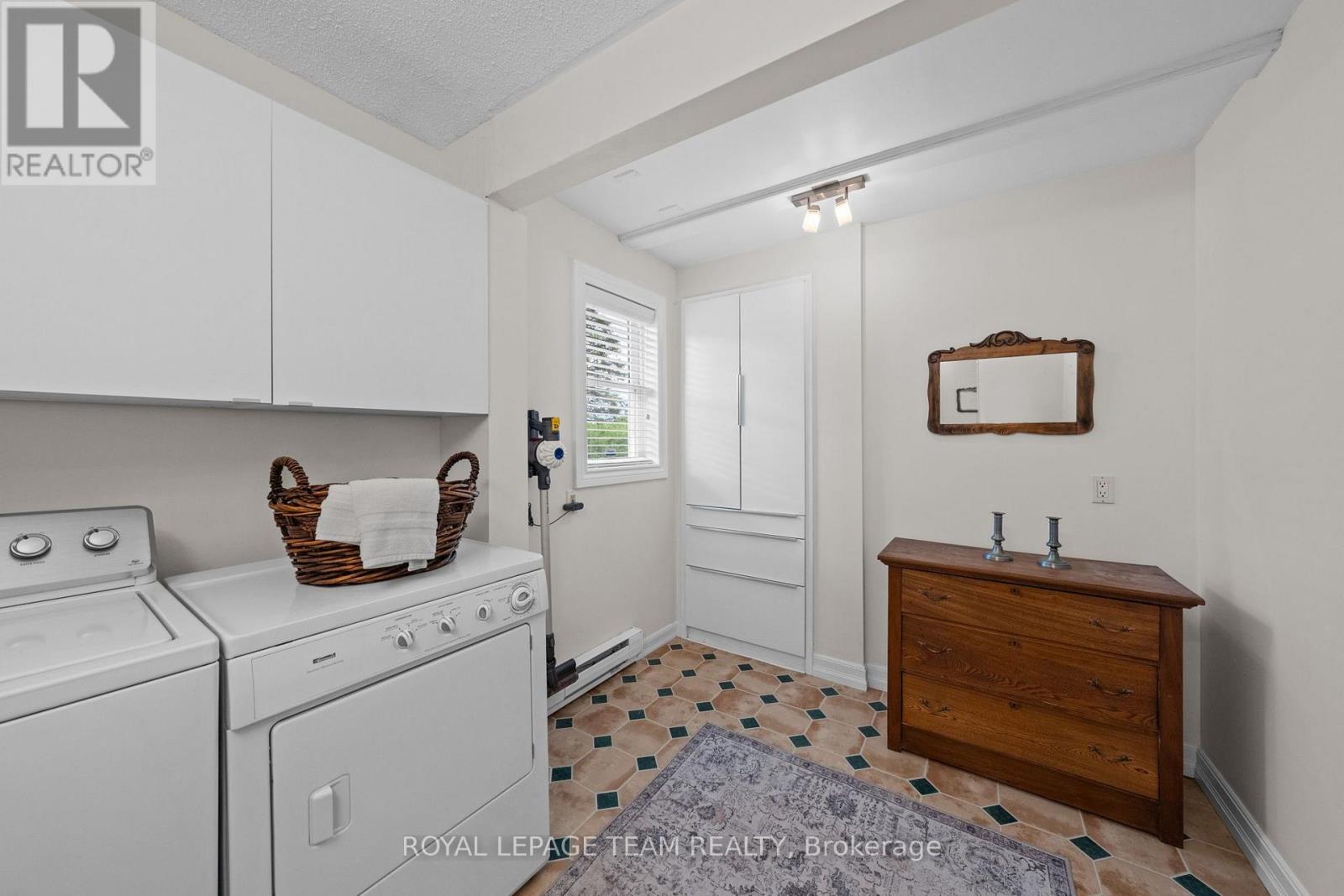 14 LISMER CRESCENT - Image 20