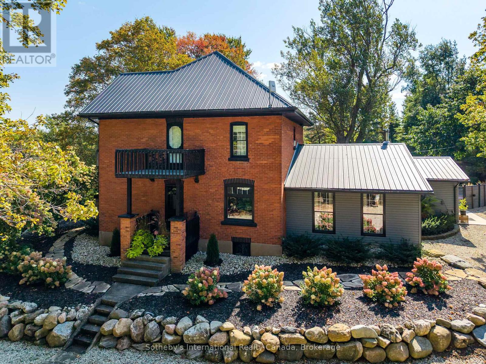 137840 GREY 12 ROAD - 1