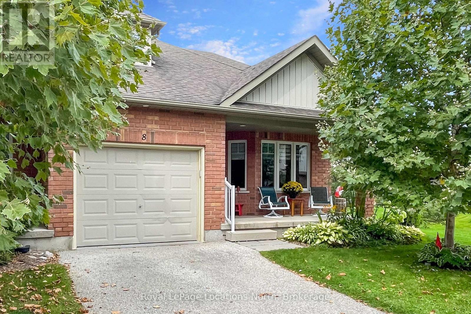8 RUSSETT DRIVE - 1