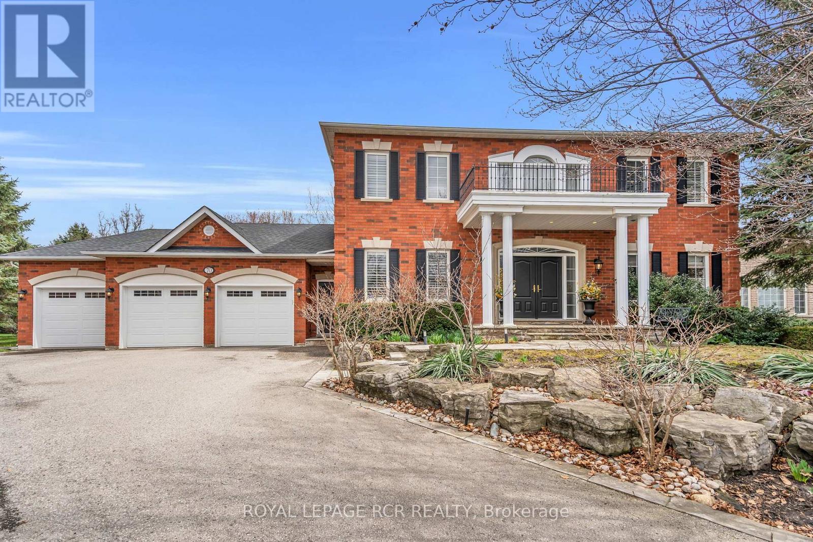 Listing photo of 70 ENGLISH DAISY COURT