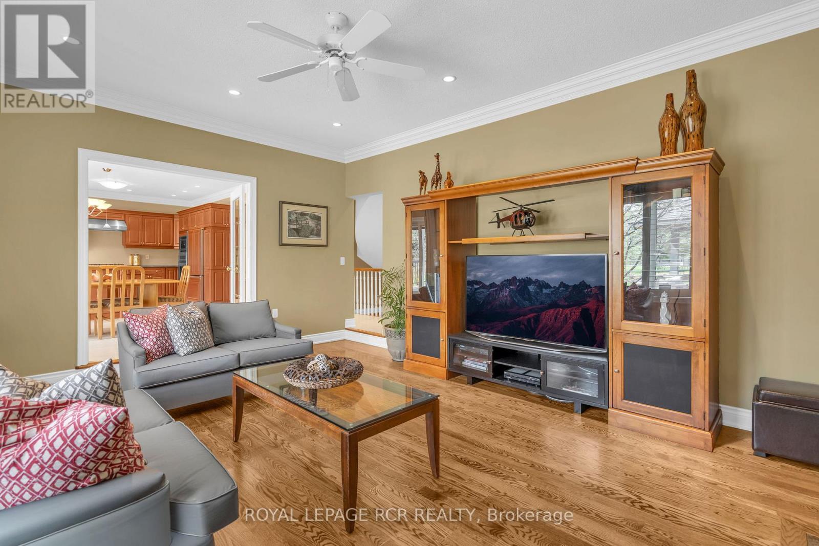 70 ENGLISH DAISY COURT - 16