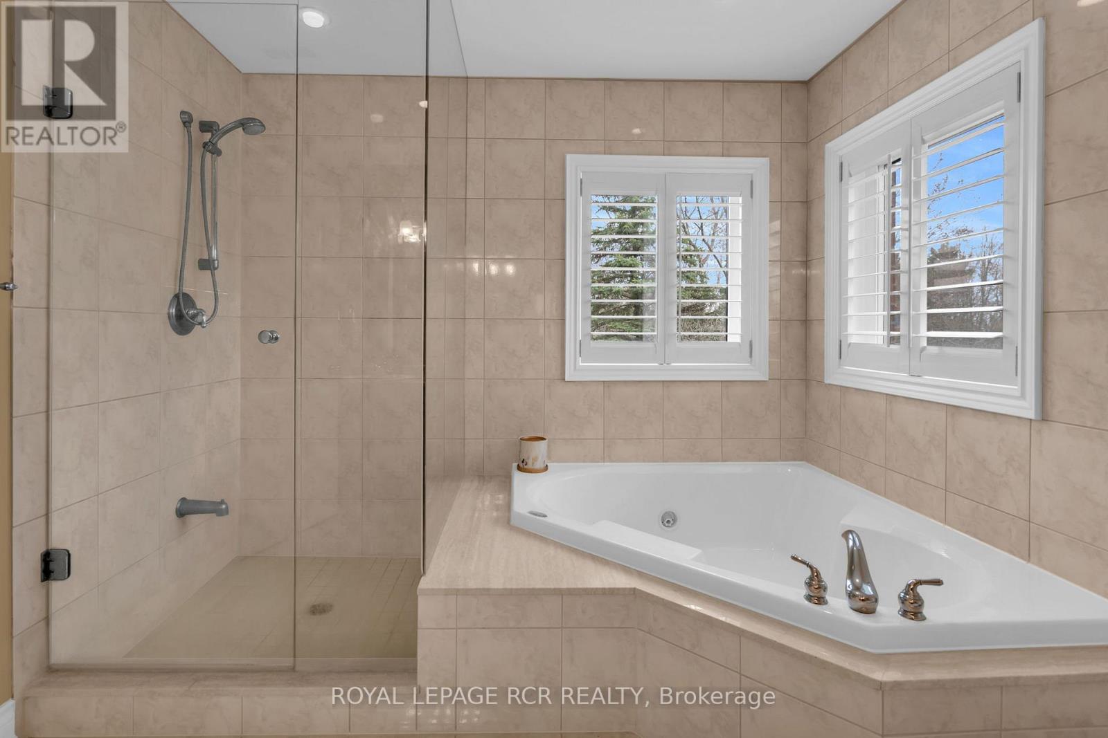 70 ENGLISH DAISY COURT - 21