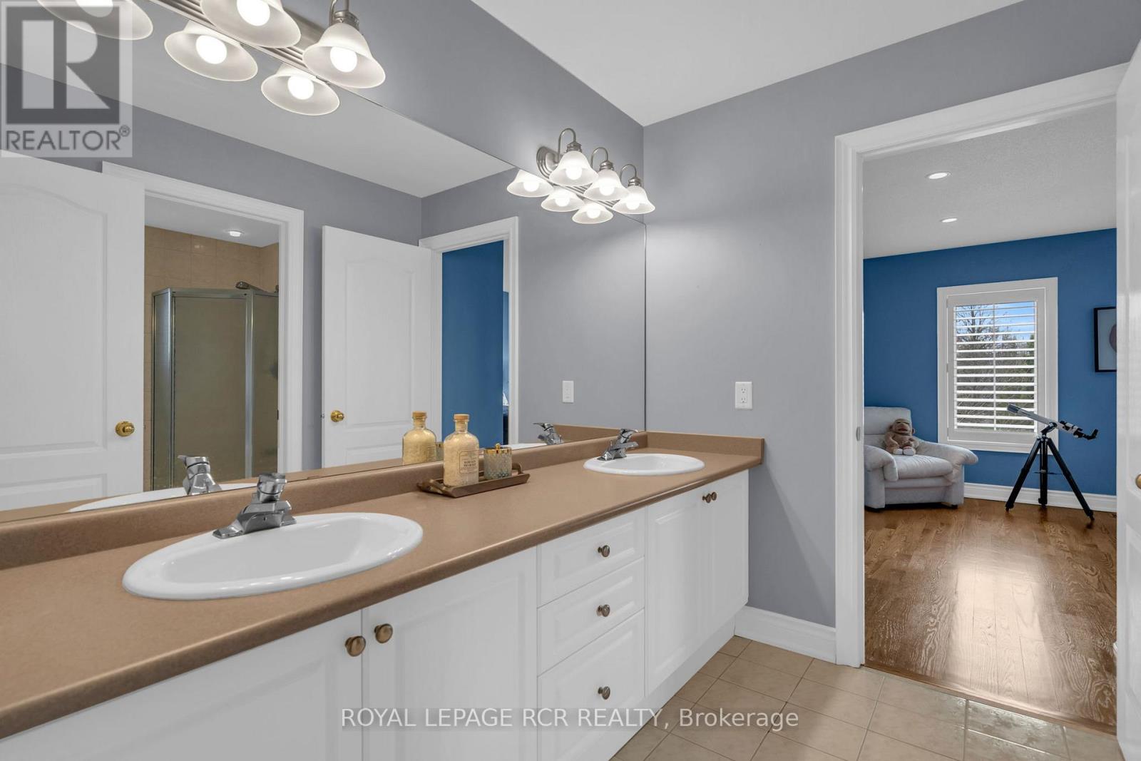 70 ENGLISH DAISY COURT - 23