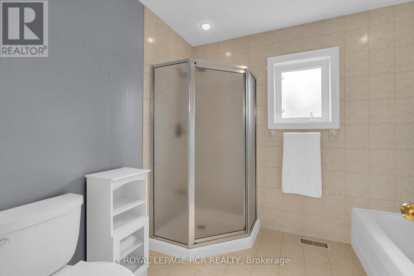 70 ENGLISH DAISY COURT - 24