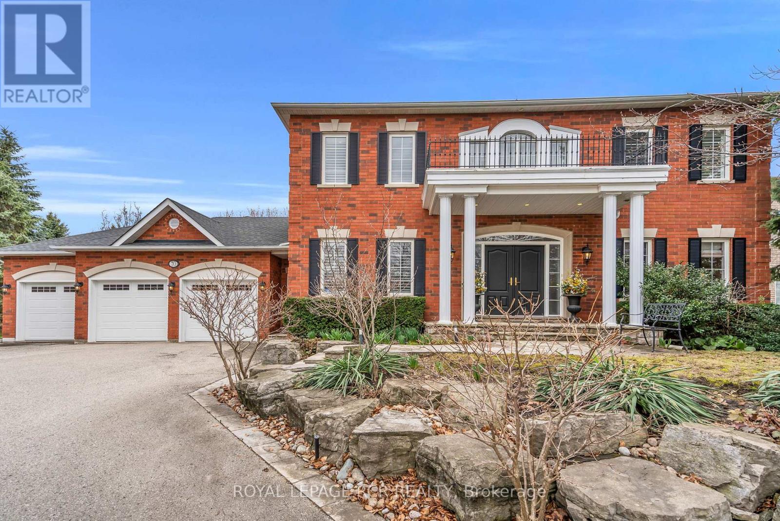 70 ENGLISH DAISY COURT - 3