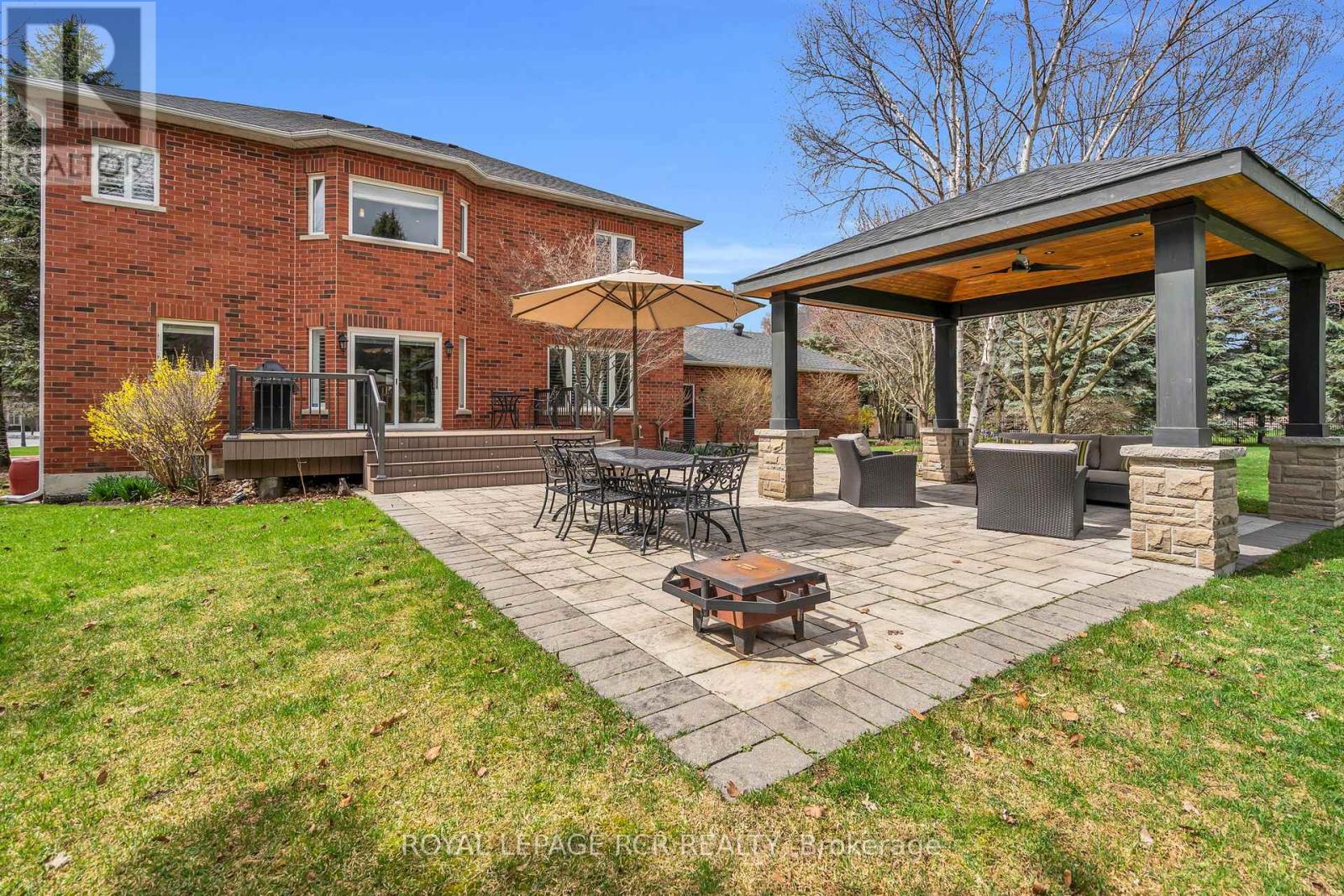 70 ENGLISH DAISY COURT - 32