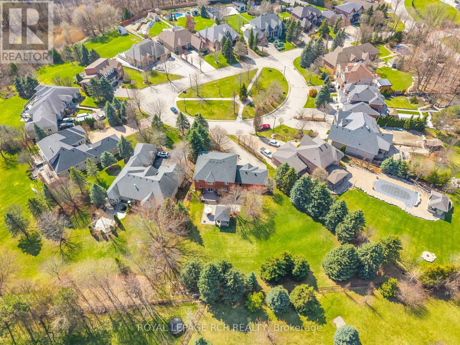 70 ENGLISH DAISY COURT - 36