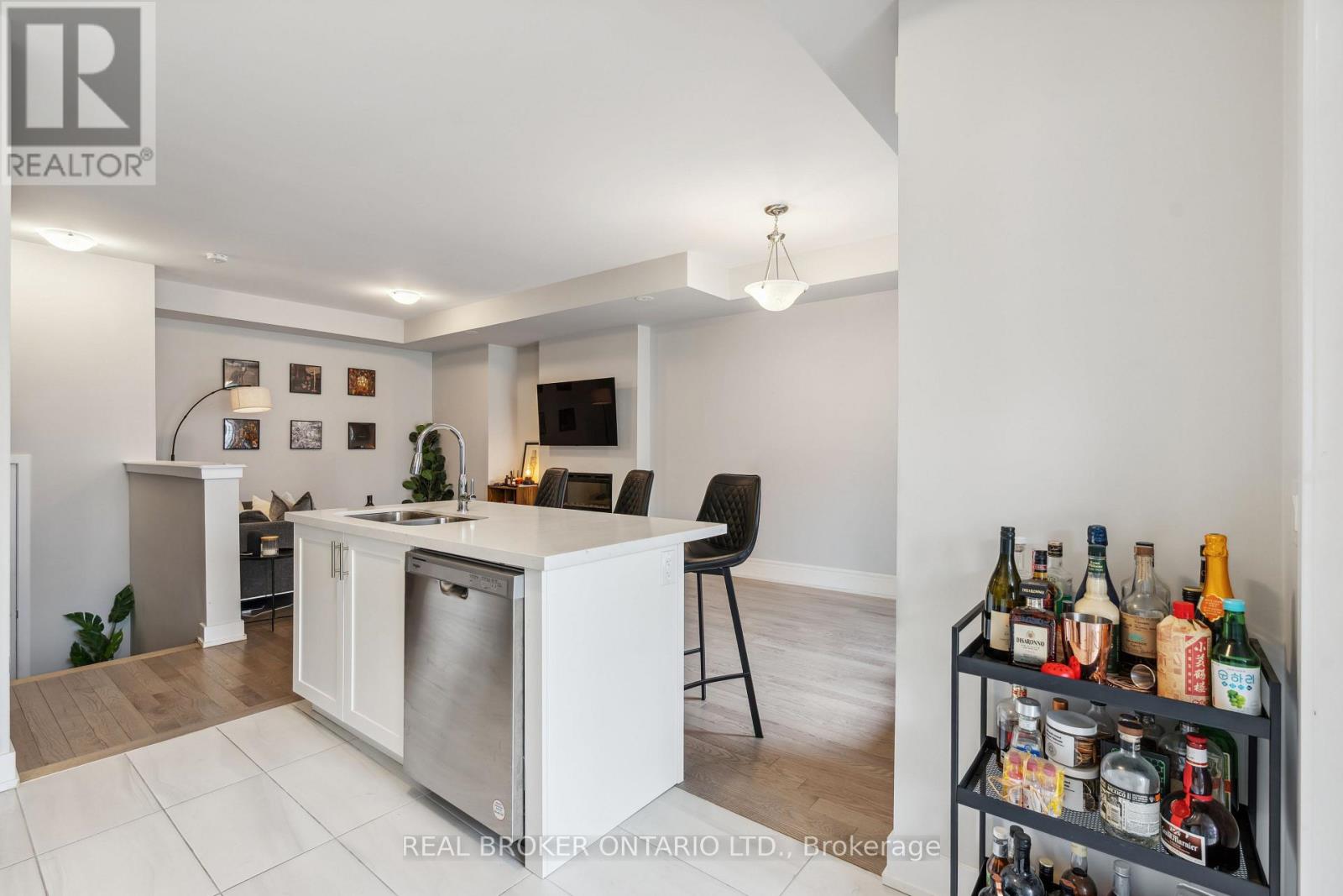92 WILLIAM SHEARN CRESCENT - 15