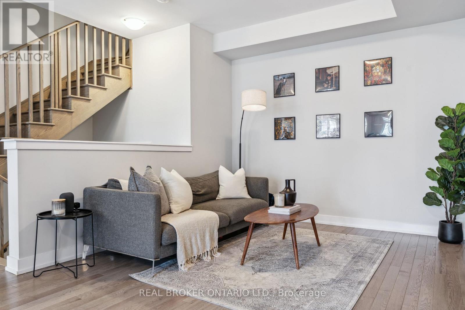 92 WILLIAM SHEARN CRESCENT - 19
