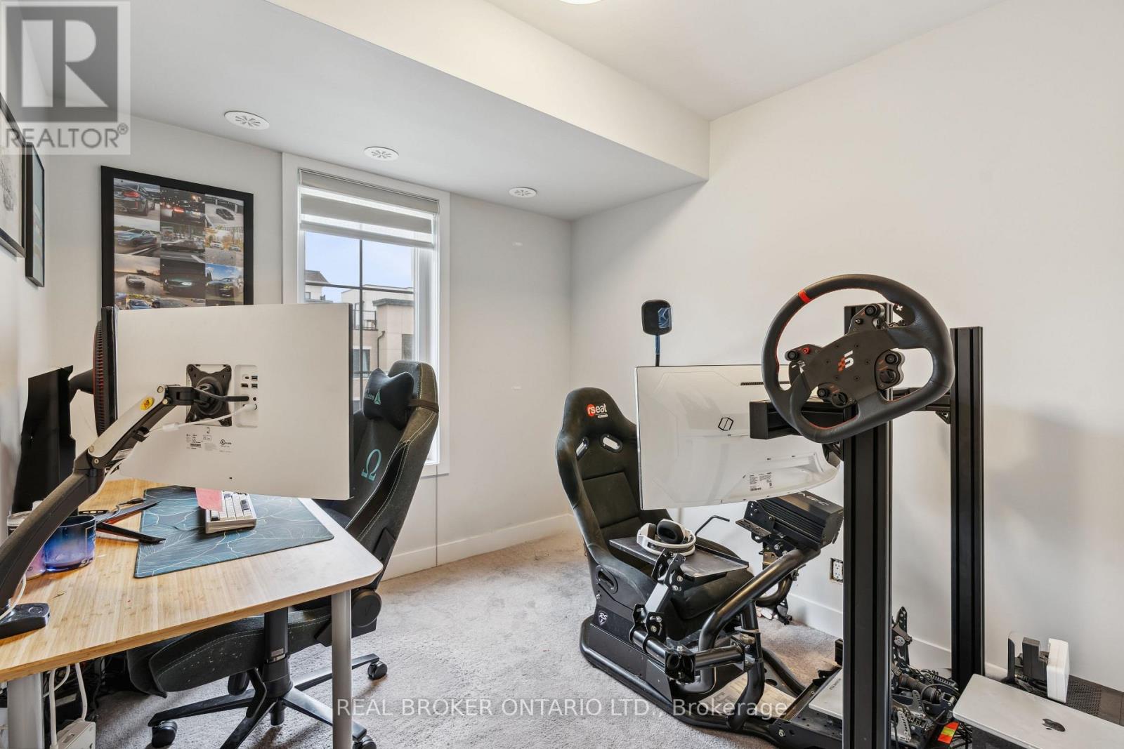 92 WILLIAM SHEARN CRESCENT - 27