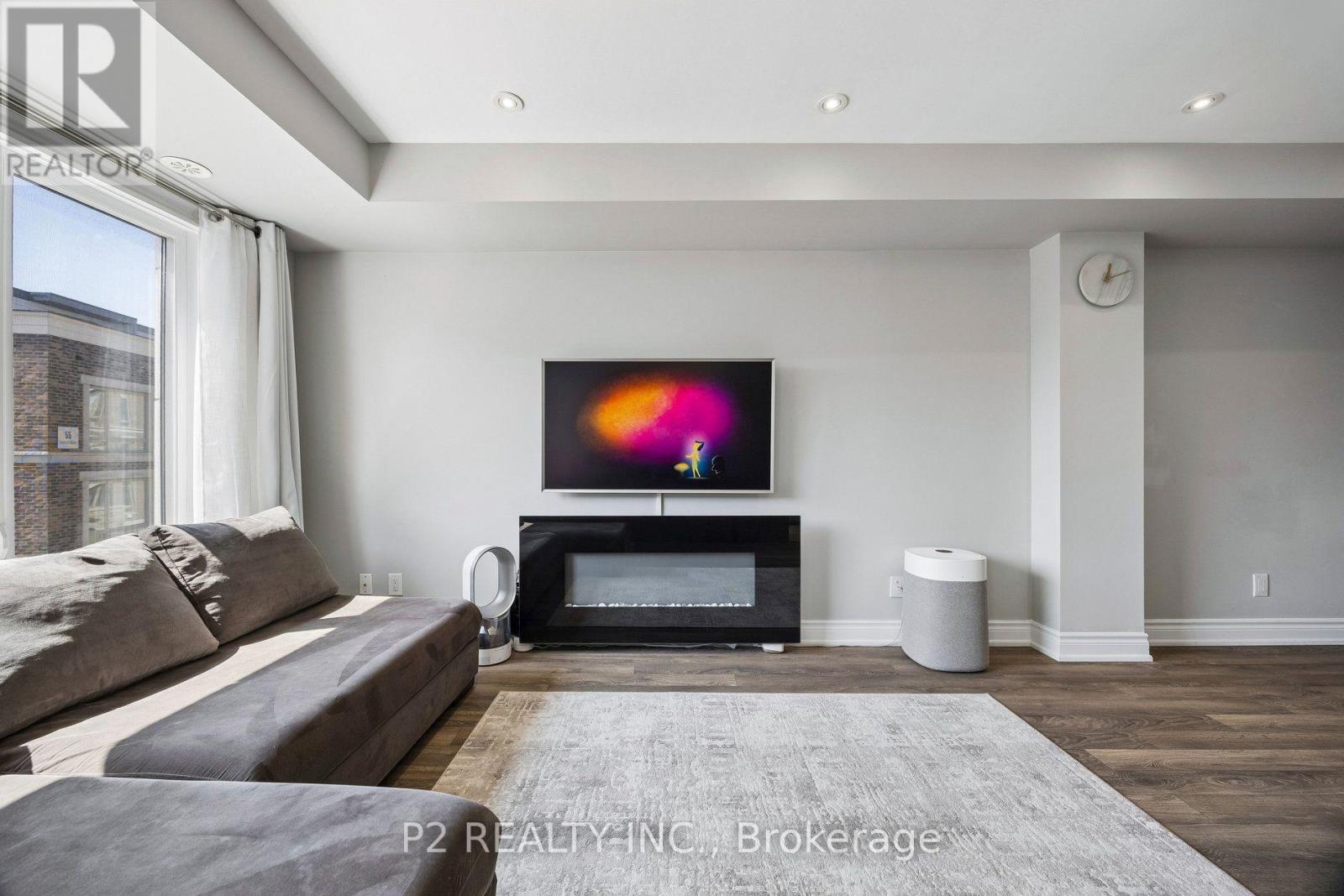 #608 50 DUNSHEATH WAY - 10