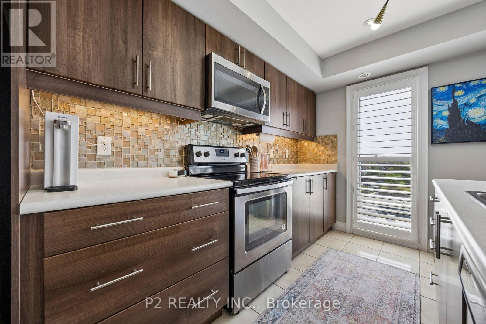 #608 50 DUNSHEATH WAY - 6