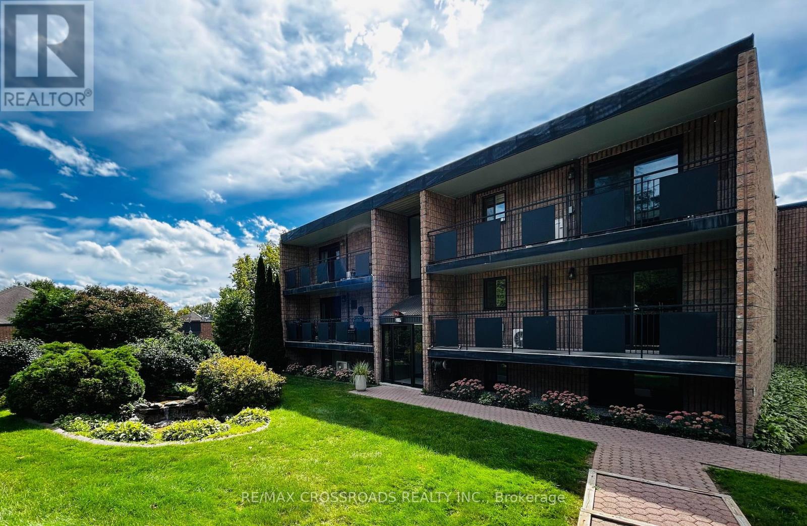 #106 74 THE QUEENSWAY SOUTH ROAD - Image 30