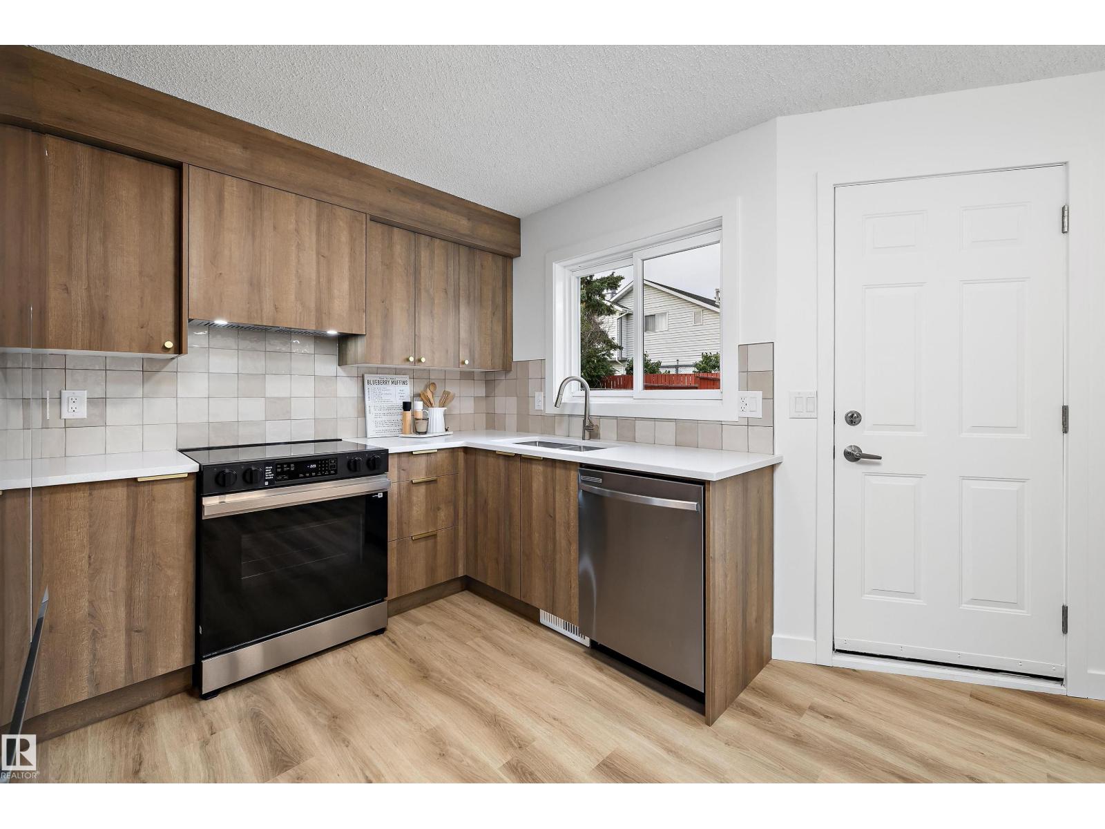 12 DANBRIDGE PL - 16