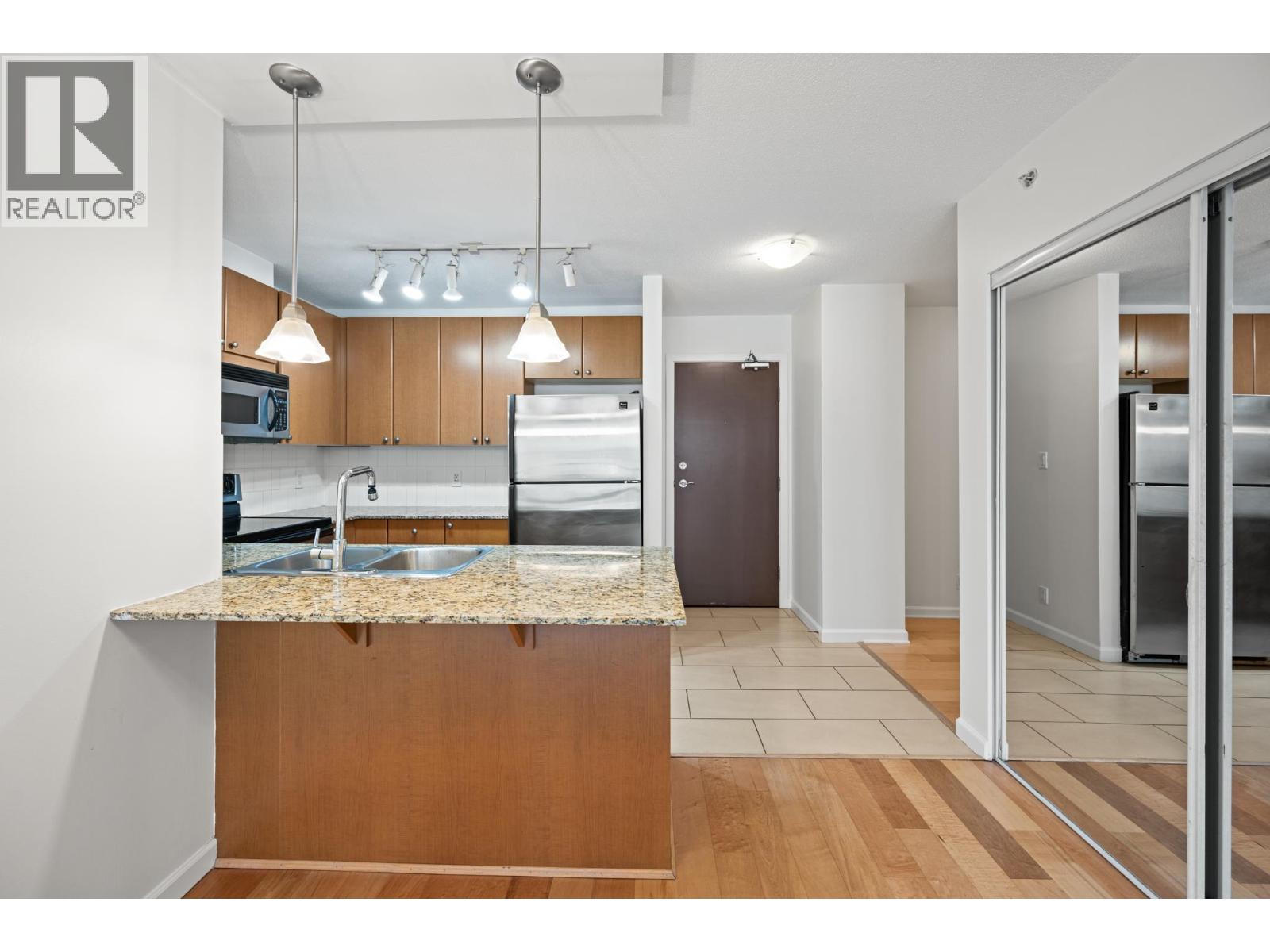 508 610 VICTORIA STREET, New Westminster — photo 9