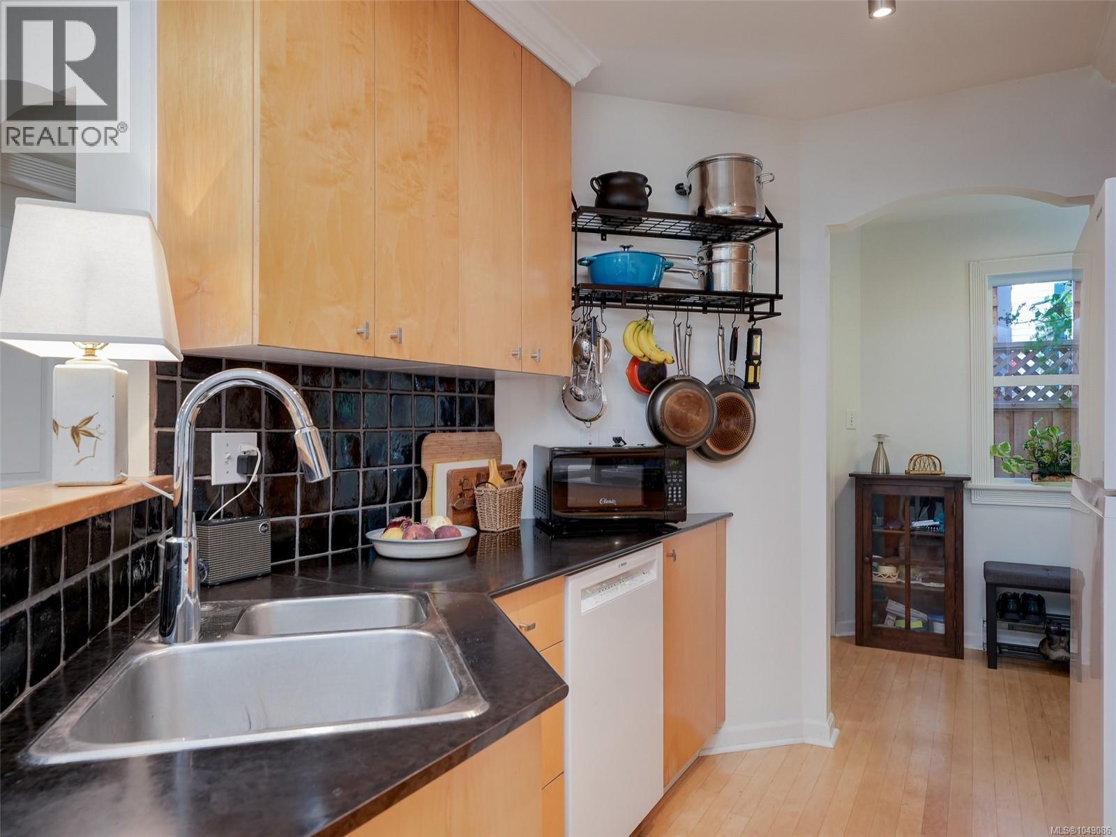 1110 Reno St - Image 15