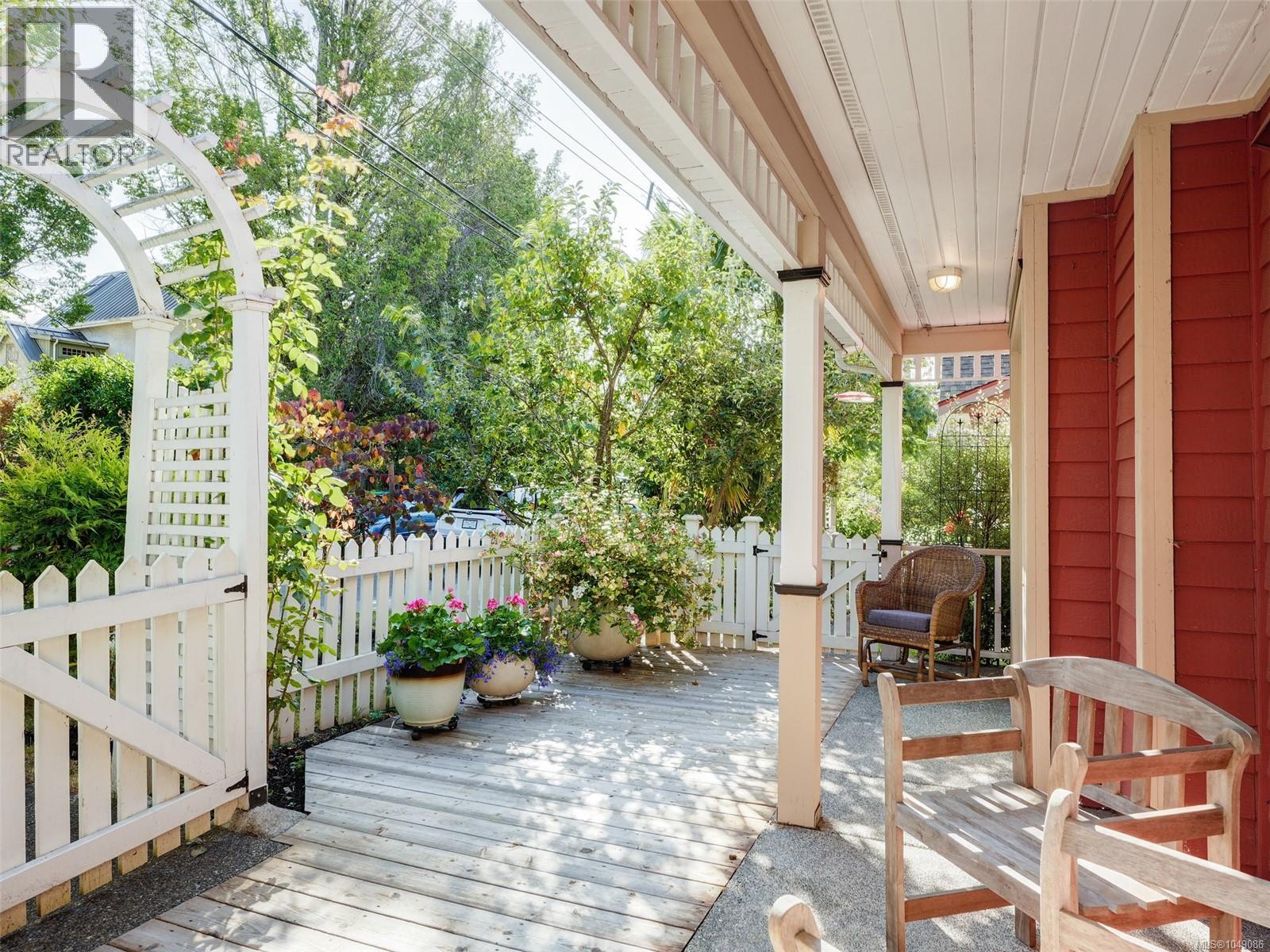 1110 Reno St - 26