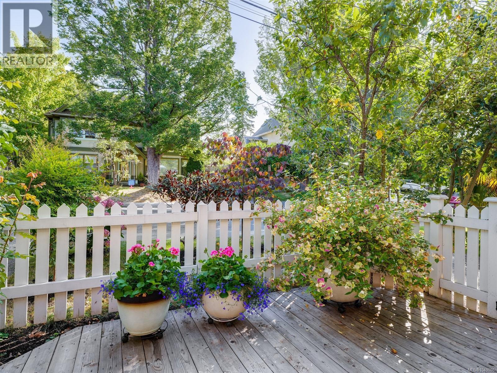 1110 Reno St - 29