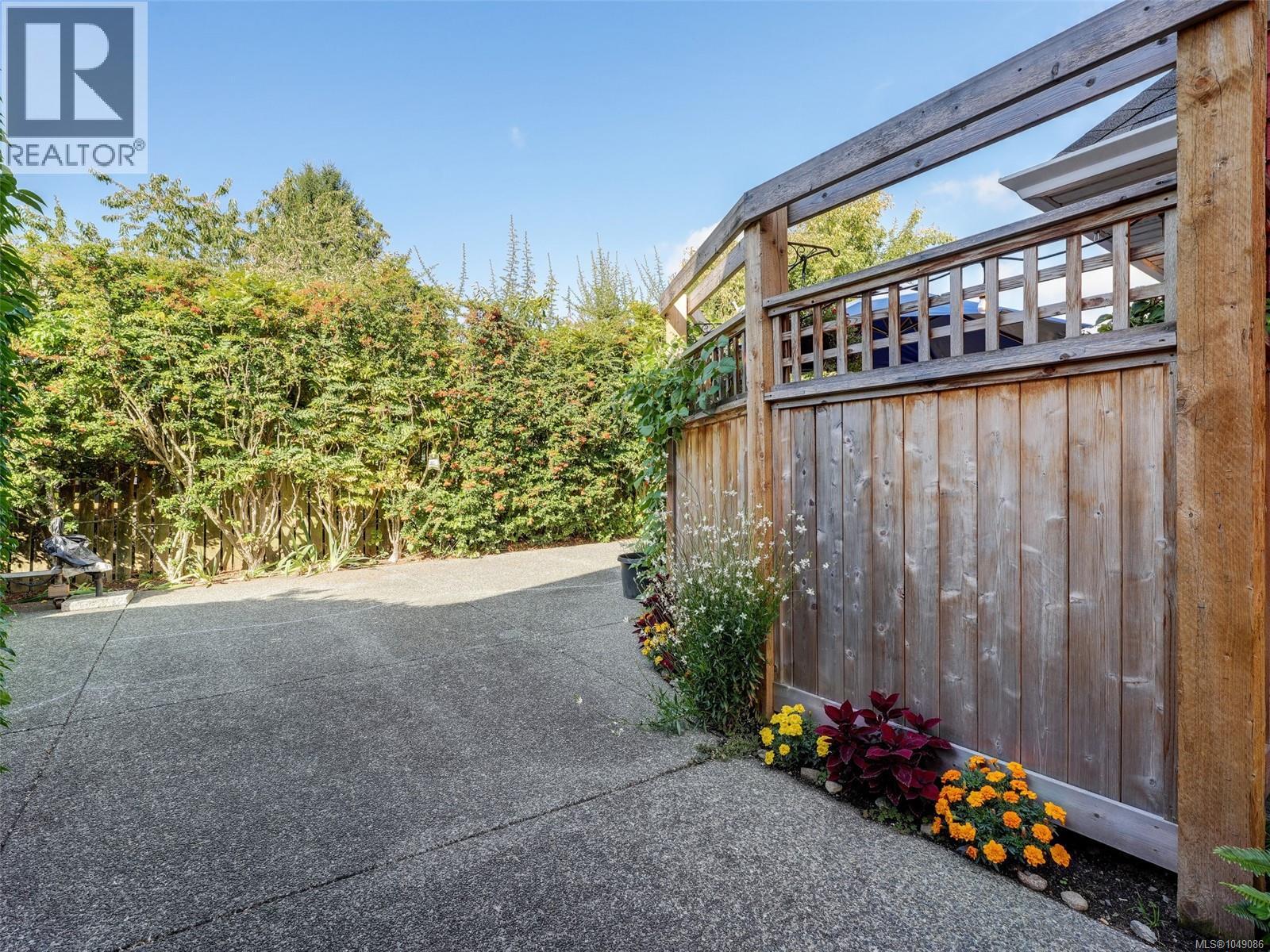 1110 Reno St - Image 32