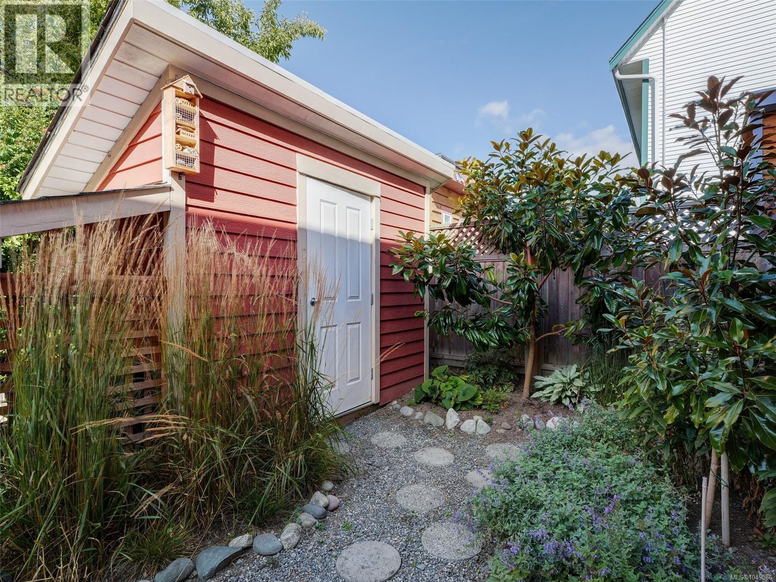 1110 Reno St - Image 37