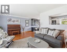 Living room - 31 Algonquin Avenue, Flamborough, ON L9H7K9 Photo 10