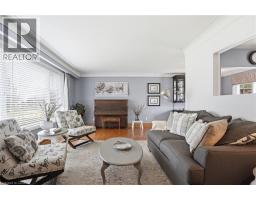 5pc Ensuite bath - 31 Algonquin Avenue, Flamborough, ON L9H7K9 Photo 8