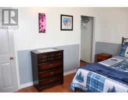 8 Oakland Drive thumbnail 18