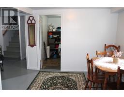 8 Oakland Drive thumbnail 32