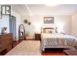 4pc Ensuite bath - 2328 Willgoose Road, Merritt, BC V1K1N7 Photo 11