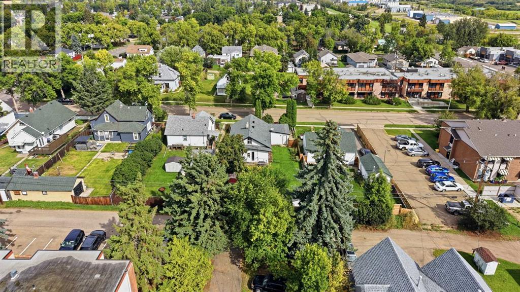 5011 54 Ave - 31