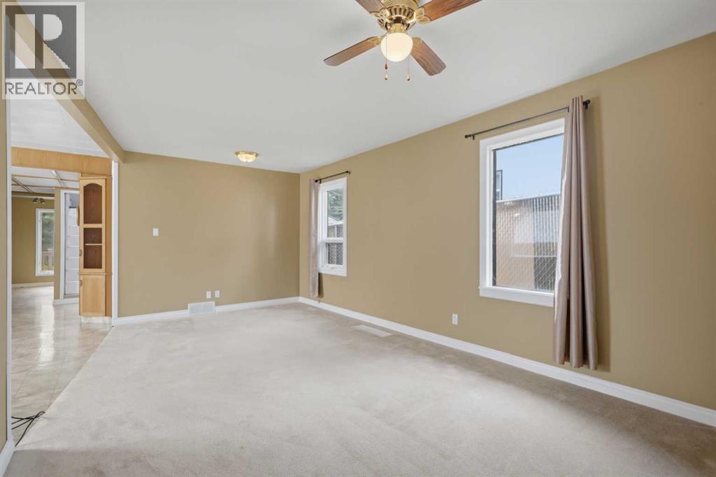 5011 54 Ave - 6