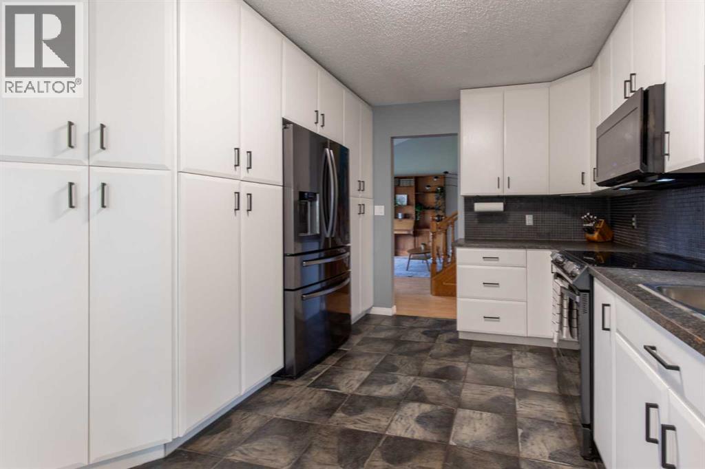 2223 42 Street S - 10