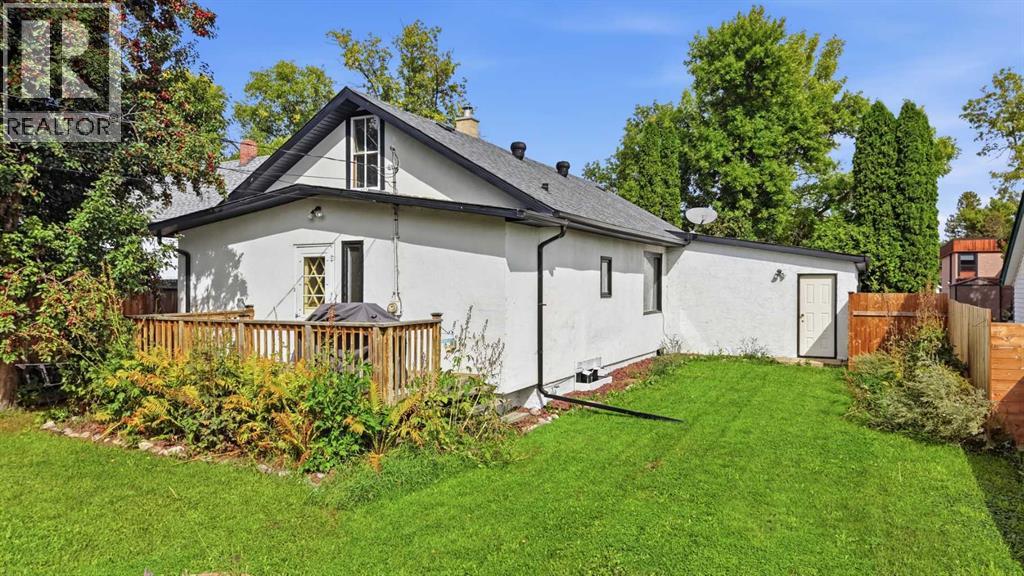5011 54 Ave - 24