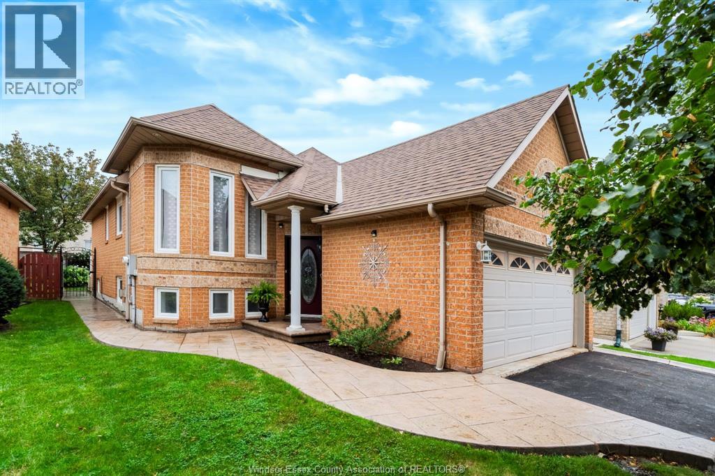 43 SPRINGVIEW DRIVE - 1