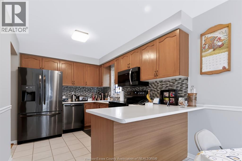 43 SPRINGVIEW DRIVE - 18