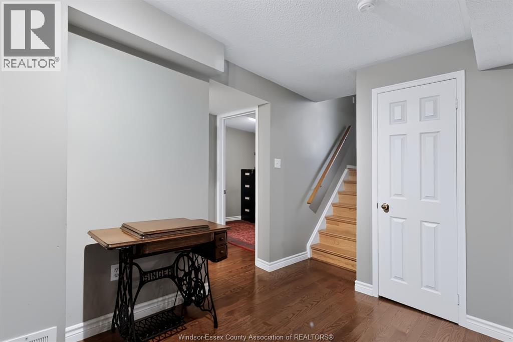 43 SPRINGVIEW DRIVE - 28
