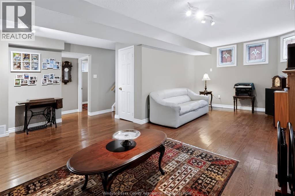 43 SPRINGVIEW DRIVE - 30
