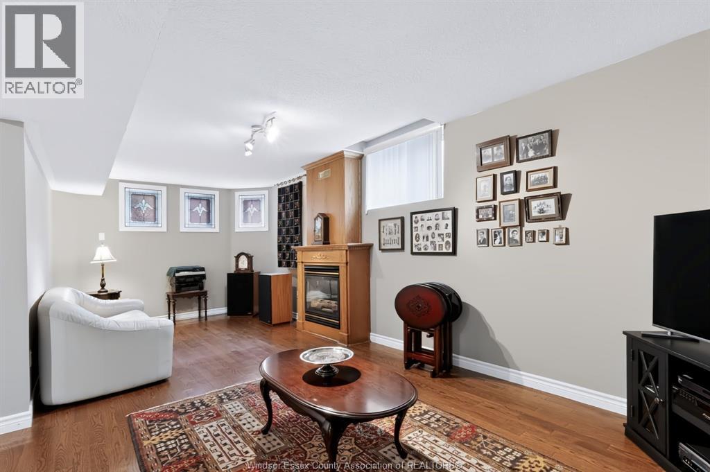 43 SPRINGVIEW DRIVE - Image 31