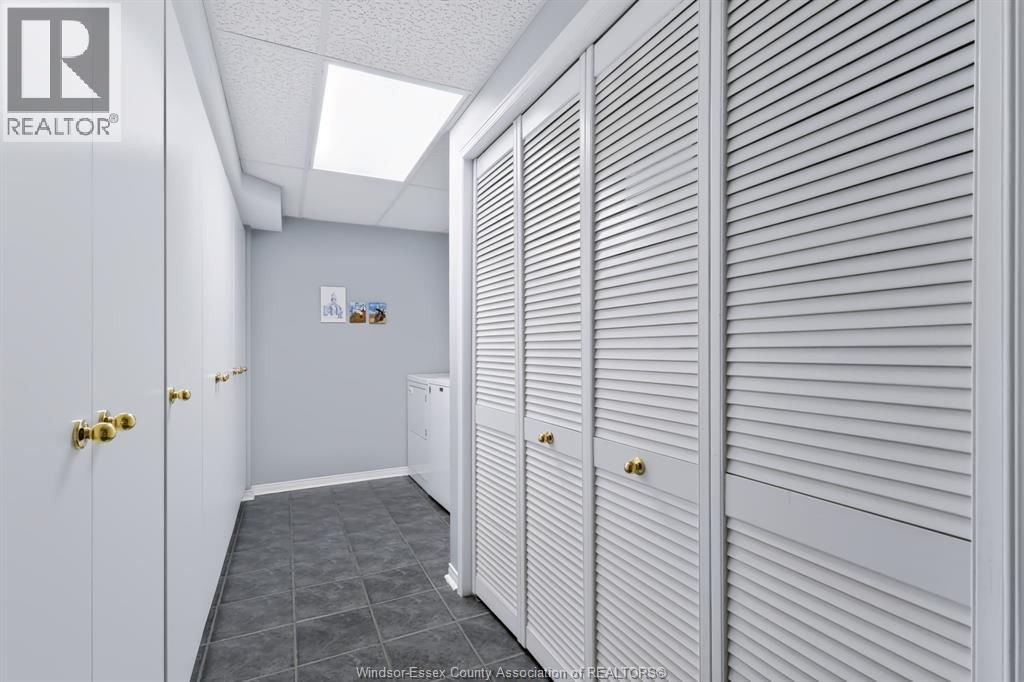 43 SPRINGVIEW DRIVE - 35