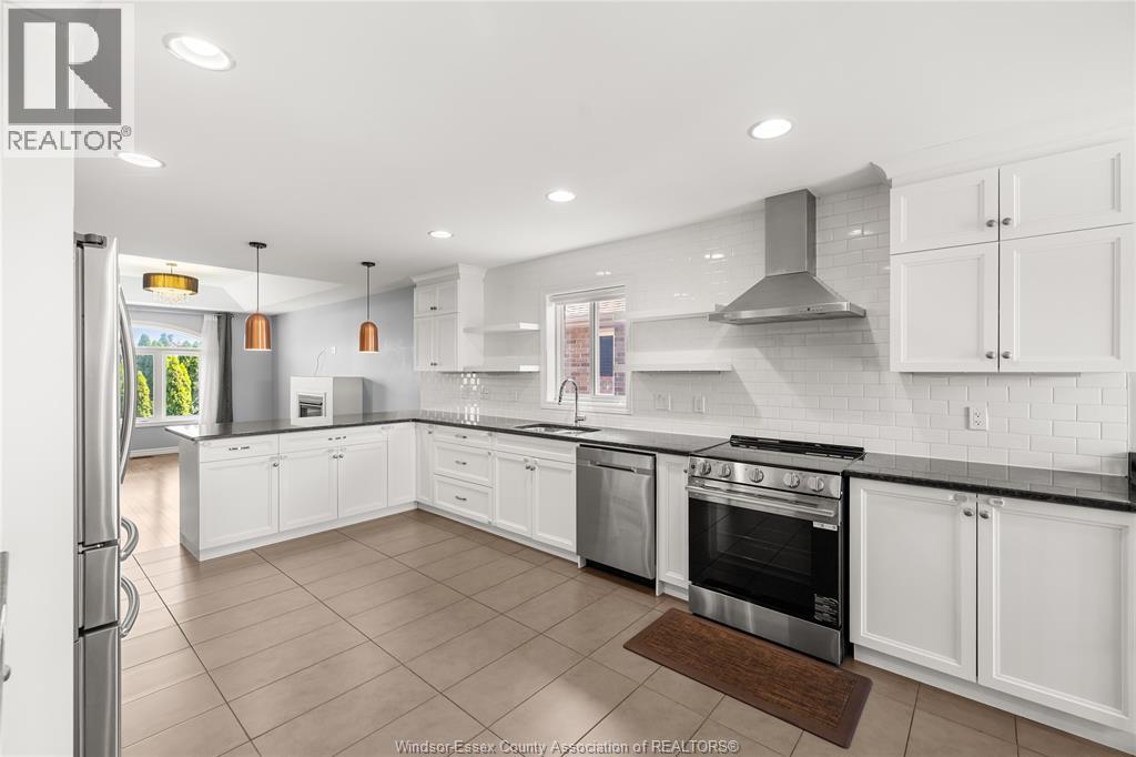 1068 THUNDERBAY AVENUE - 5