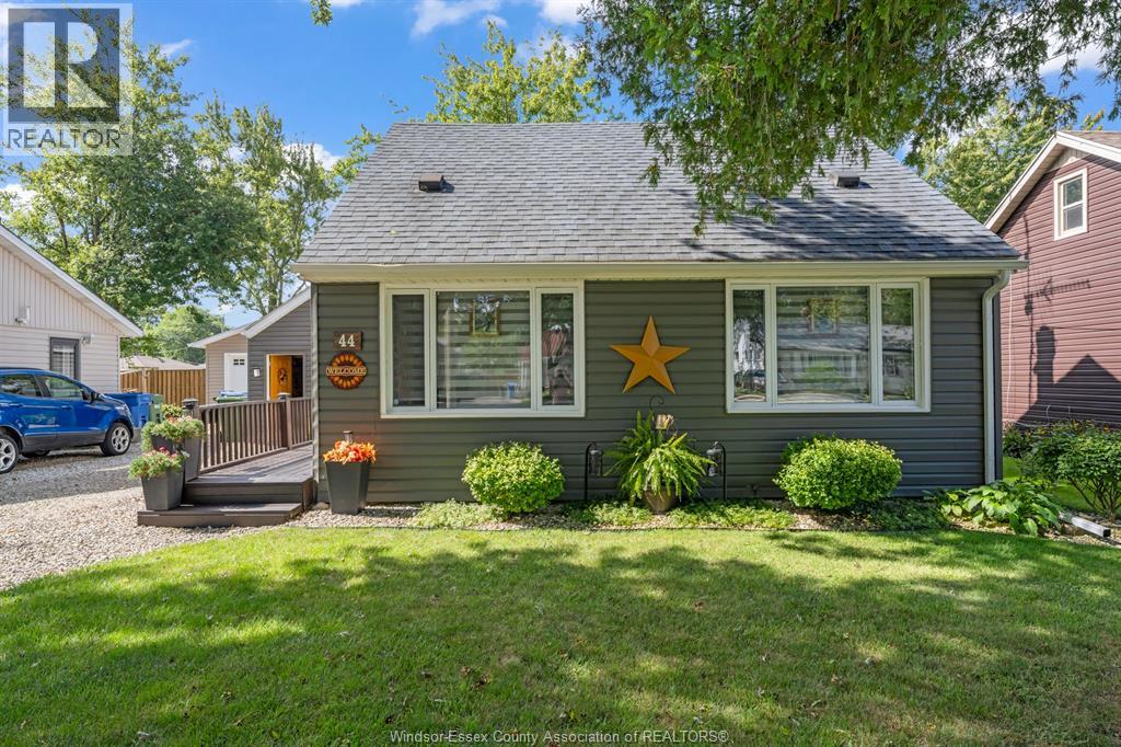 44 HANLAN STREET North - 1