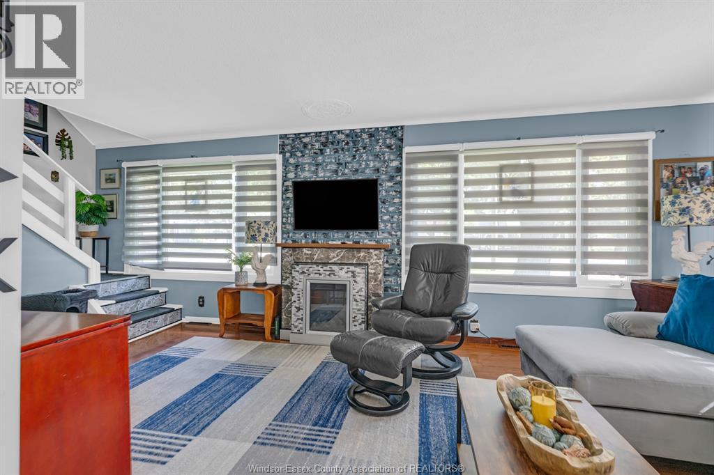 44 HANLAN STREET North - 11