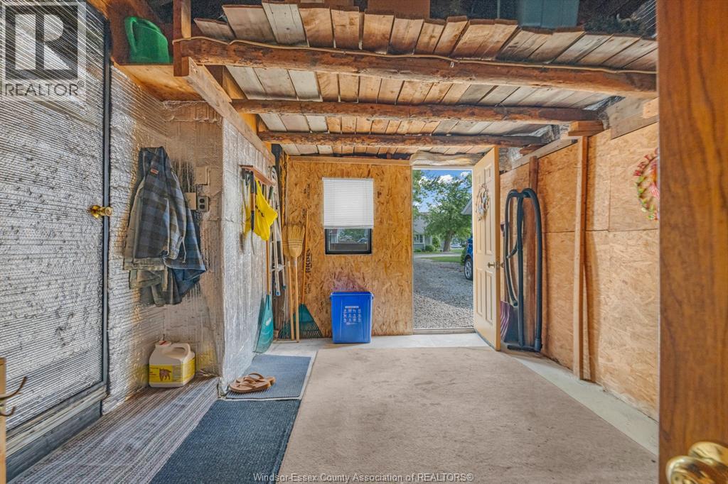 44 HANLAN STREET North - 32