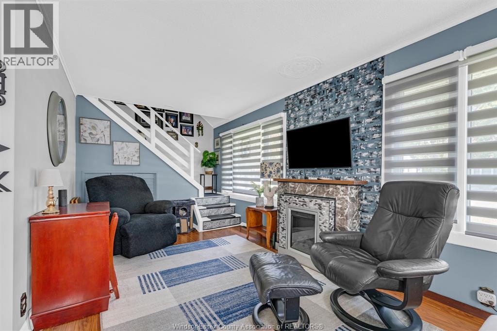 44 HANLAN STREET North, Essex — photo 9