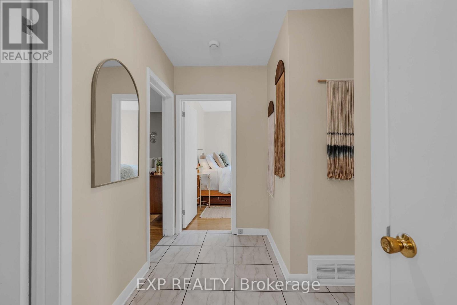 6 JARDINE PLACE - 13