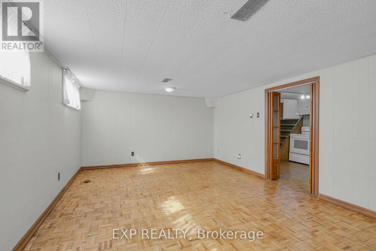 6 JARDINE PLACE - 28