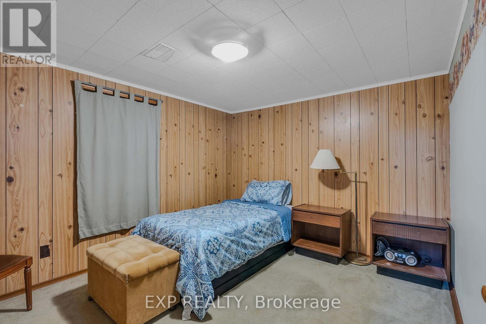6 JARDINE PLACE - 32